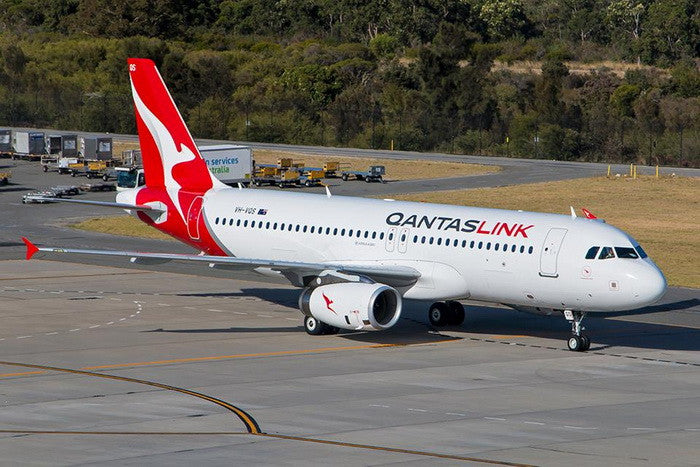 Phoenix QantasLink Airbus A320 1/400 Aircraft Scale Model