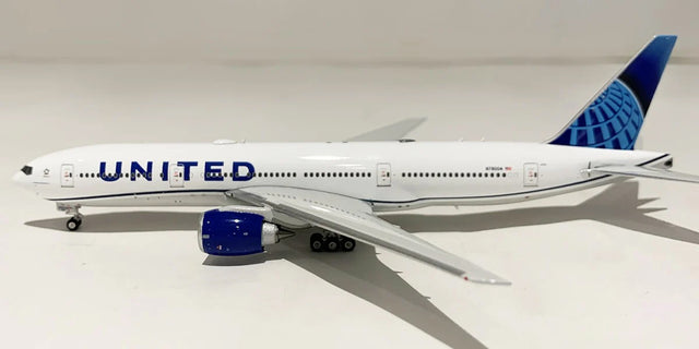 Phoenix United Airlines Boeing 777-200ER N78004 1/400 Aircraft Scale Model
