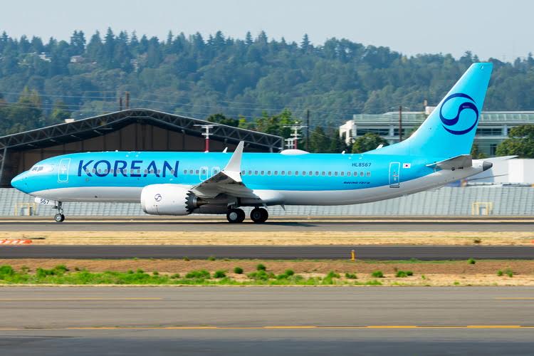 Phoenix Korean Air Boeing B737-8max HL8567 1/400 Aircraft Scale Model