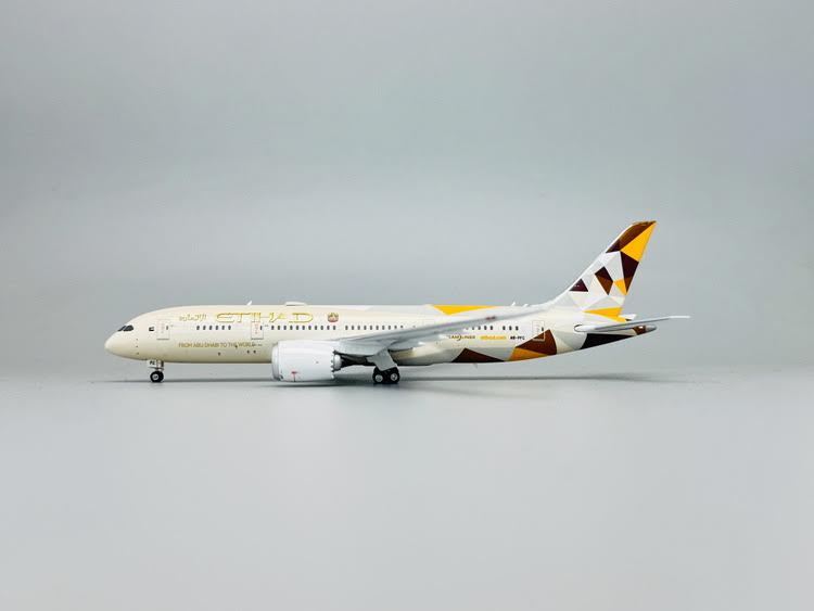 Phoenix Etihad Boeing B787-8 A6-PFC 1/400 Aircraft Scale Model
