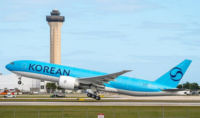 Phoenix Korean Air Cargo Boeing B777-200F HL8285 1/400 Aircraft Scale Model