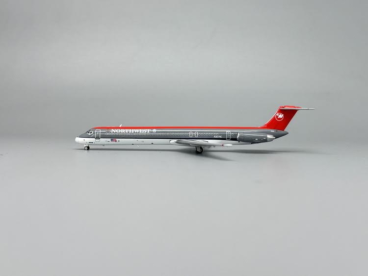 Phoenix Northwest McDonnell Douglas MD-82 N307RC 1/400 Aircraft Scale Model