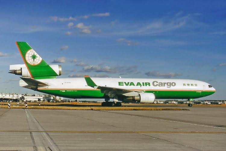 Phoenix Eva Air Cargo McDonnell Douglas MD-11 B-16106 1/400 Aircraft Scale Model