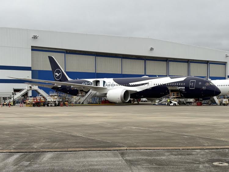 Phoenix Lufthansa Boeing B787-9 D-ABPU 1/400 Aircraft Scale Model