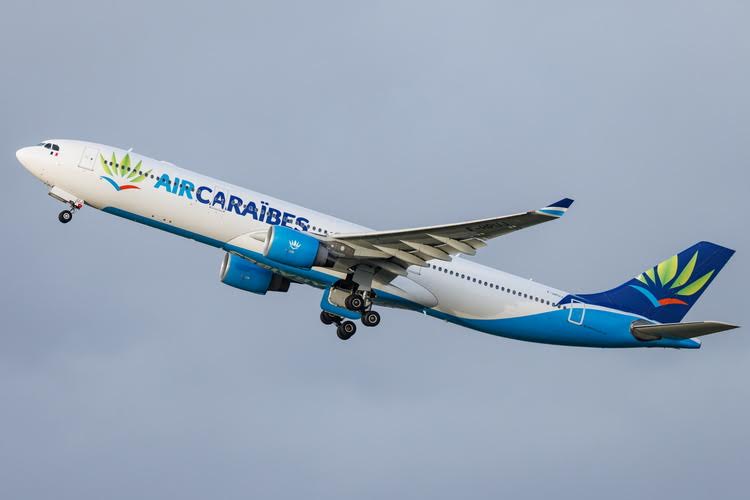 Phoenix Air Caraibes Airbus A330-300 F-HPUJ 1/400 Aircraft Scale Model