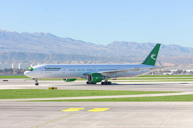 Phoenix Turkmenistan Airlines Boeing 777-300ER EZ-A781 1/400
