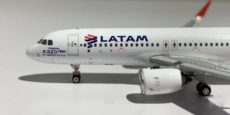 Phoenix Latam Airbus A320Neo CC-BHG 1/400 Aircraft Scale Model