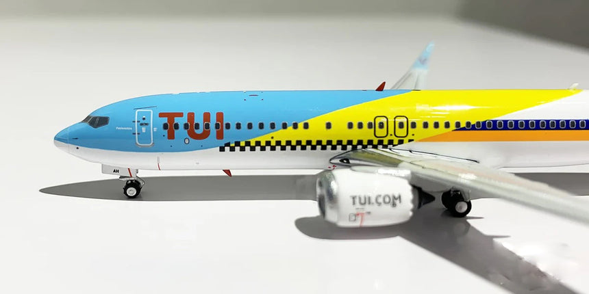 Phoenix TUI Boeing 737Max8 D-AMAH 1/400 Aircraft Scale Model