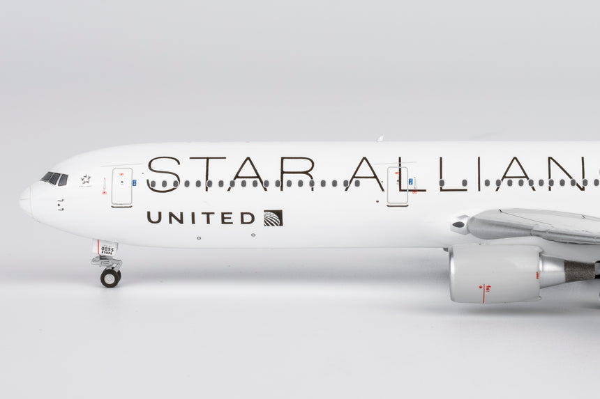 NG Models United Airlines (Star Alliance livery) Boeing 767-400ER N76055 1/400 Aircraft Scale Model
