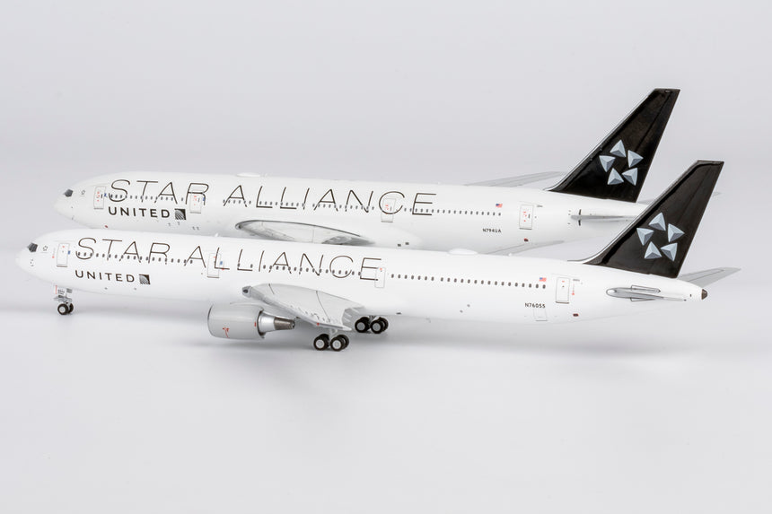 NG Models United Airlines (Star Alliance livery) Boeing 767-400ER N76055 1/400 Aircraft Scale Model
