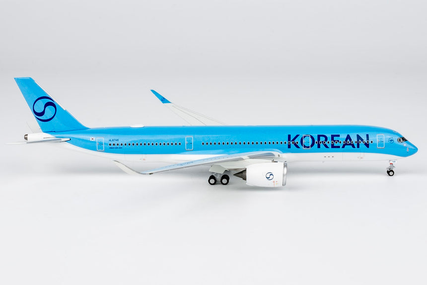 NG Models Korean Air Airbus A350-900 HL8746 New Livery 1/400 Aircraft Scale Model