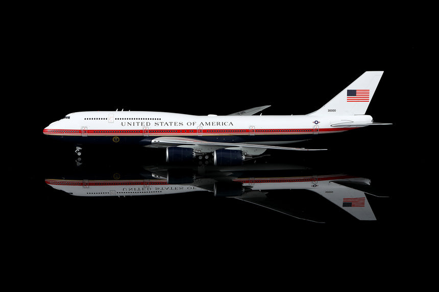 SQ Wings UNITED STATES OF AMERICA Air Force One Boeing B747-8 30000 1/200 Aircraft Scale Model