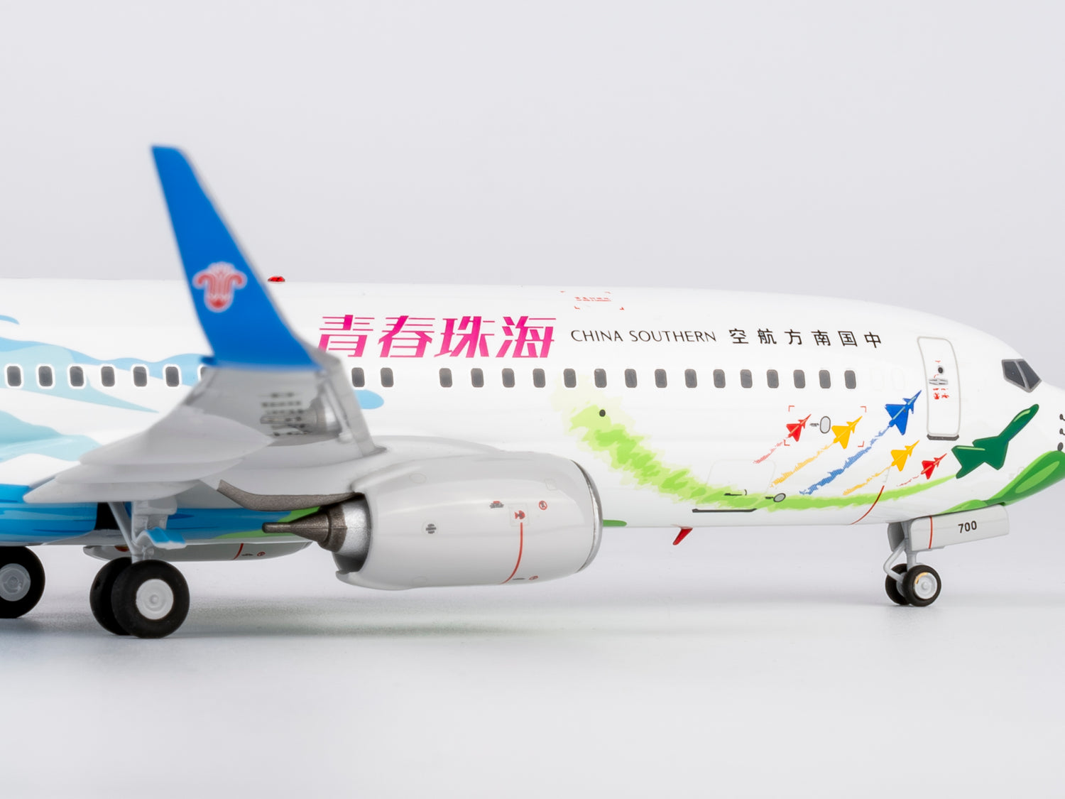 NG Models China Southern Airlines Zhuhai City of Youth Boeing 737-800/w B-1700 1/200 Aircraft Scale Model