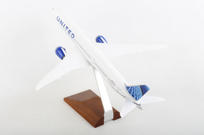 SkyMarks United Boeing 787-10 W/Wood Stand 1/200 Aircraft Scale Model