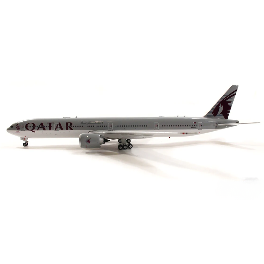 Phoenix Qatar Airways "25 Years of Excellence" Boeing 777-300ER A7-BEE 1/400 Aircraft Scale Model