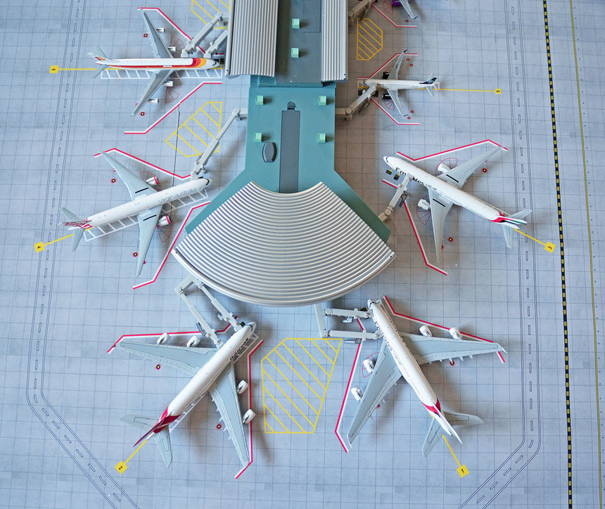 GeminiJets 1/400 Scale Deluxe Airport Terminal