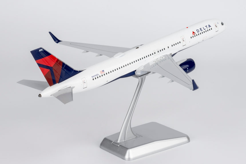 NG Models Delta Air Lines Boeing 757-200/w N696DL 1/200 Aircraft Scale Model