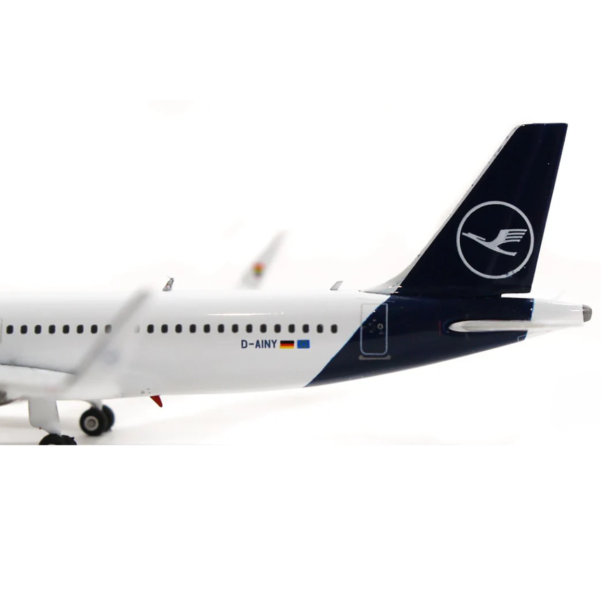 Phoenix Lufthansa Airbus A320Neo Lovehansa D-AINY 1/400 Aircraft Scale Model