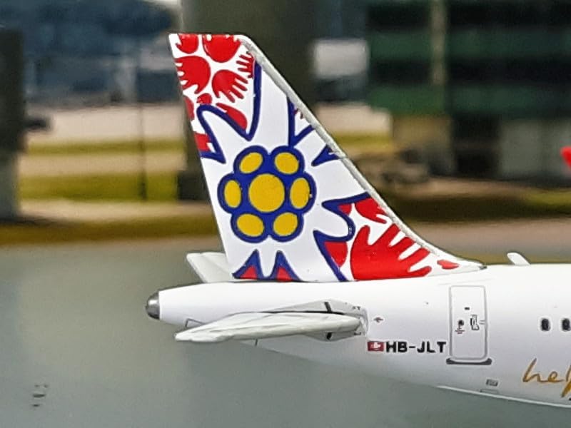 Phoenix Edelweiss Air Airbus A320 HB-JLT 1/400 Aircraft Scale Model