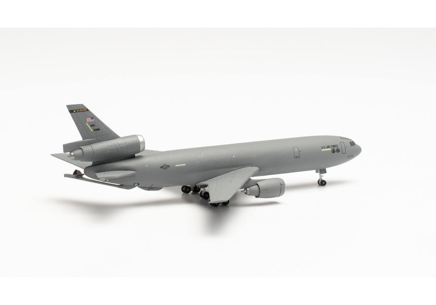 Herpa U.S. Air Force McDonnell Douglas KC-10 Extender - 2nd Air Refueling Squadron, 305th Air Mobility Wing, McGuire Air Base – 84-0188 1/500 Aircraft Scale Model