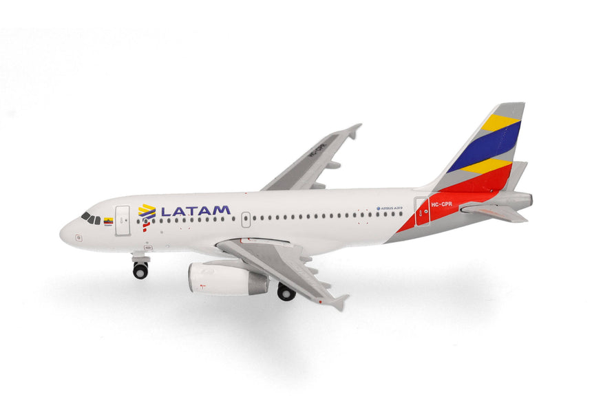 Herpa LATAM Airlines Ecuador Airbus A319 - Ecuador Flag livery 1/500 Aircraft Scale Model