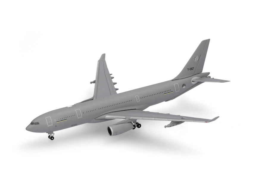 Herpa NATO Multinational Multirole Tanker Unit (MMU) Airbus A330 MRTT, Eindhoven Air Base – T-057 1/500 Aircraft Scale Model