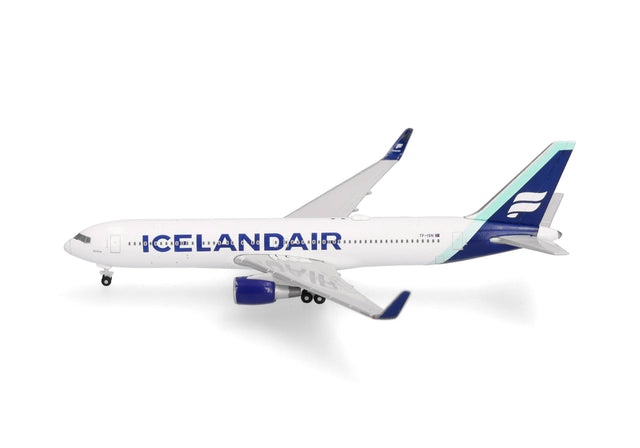 Herpa Icelandair Boeing 767-300 - Borreal blue tail stripe – TF-ISN "Svörtuborgir" 1/500 Aircraft Scale Model