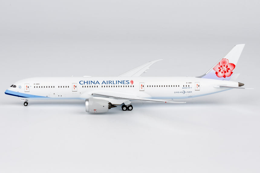 NG Models China Airlines Boeing 787-9 Dreamliner B-18811 (first 787-9 for China Airlines) (Ultimate) 1/400 Aircraft Scale Model
