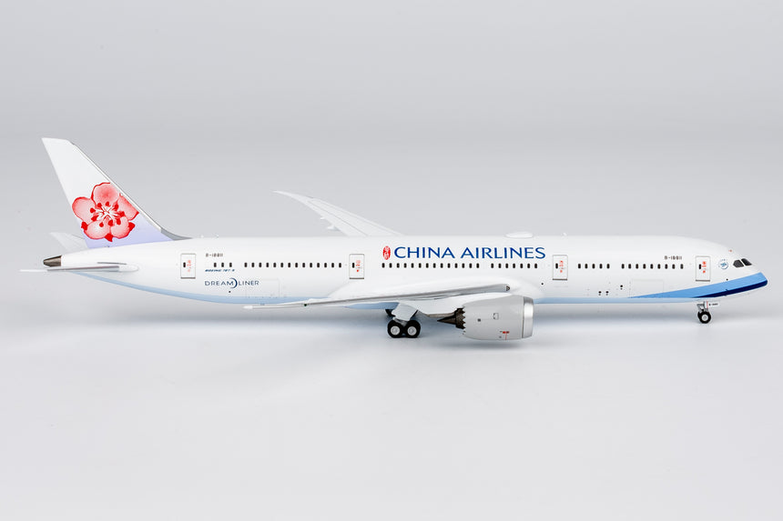 NG Models China Airlines Boeing 787-9 Dreamliner B-18811 (first 787-9 for China Airlines) (Ultimate) 1/400 Aircraft Scale Model