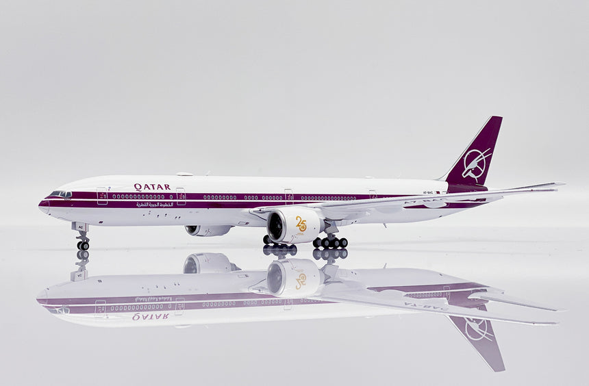 JC Wings Qatar Airways Boeing 777-300ER (A7-BAC) 1/400 Aircraft Scale Model