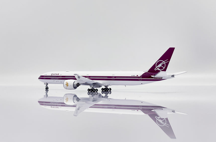 JC Wings Qatar Airways Boeing 777-300ER (A7-BAC) 1/400 Aircraft Scale Model