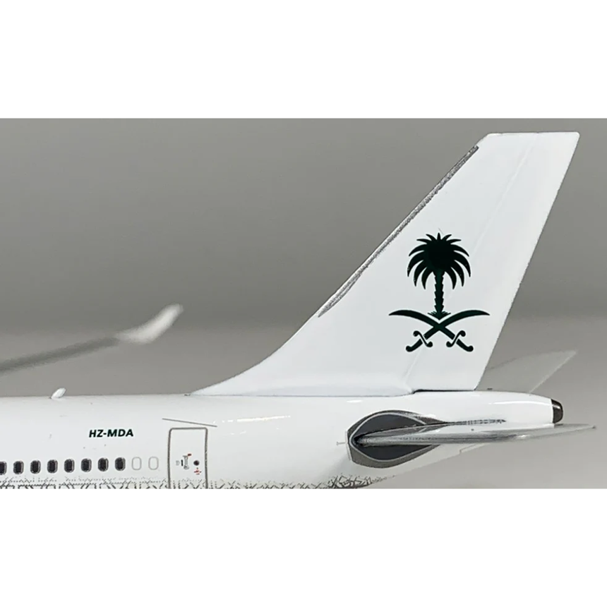 Phoenix Desert Wings Aviation Airbus A330-900neo HZ-MDA 1/400 Aircraft Scale Model