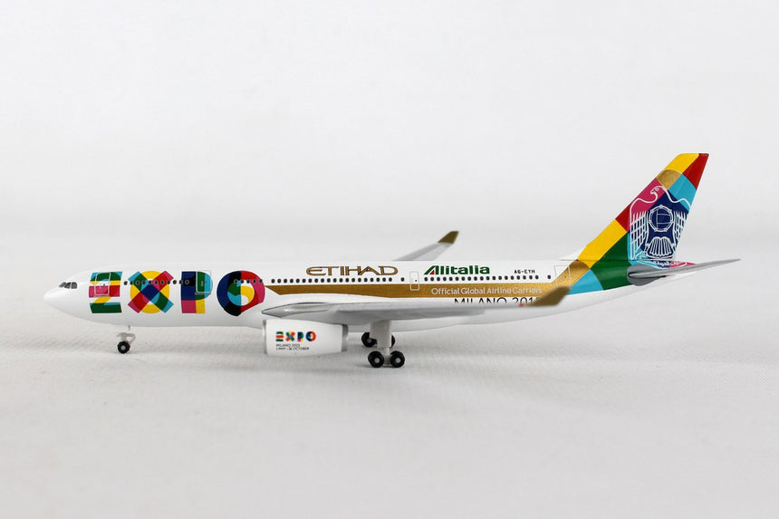Phoenix Etihad Airways Airbus A330-200 'Expo 2015' 1/400 Aircraft Scale Model