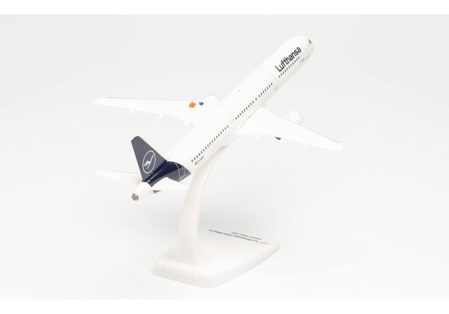 Herpa Lufthansa Airbus A321 "Die Maus" D-AIRY 1/200 Scale