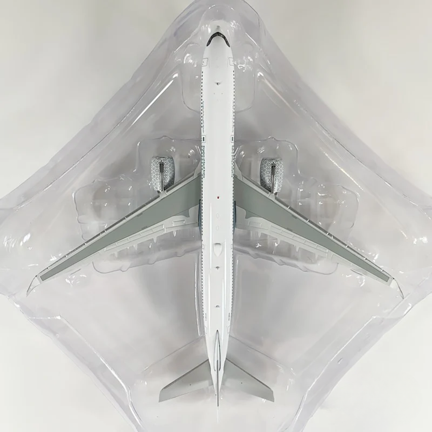 Phoenix Desert Wings Aviation Airbus A330-900neo HZ-MDA 1/400 Aircraft Scale Model