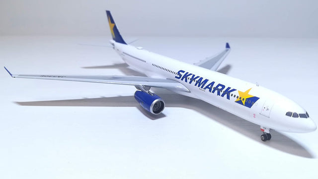 Phoenix Skymark Airlines Airbus A330-300 JA330E 1/400 Aircraft Scale Model