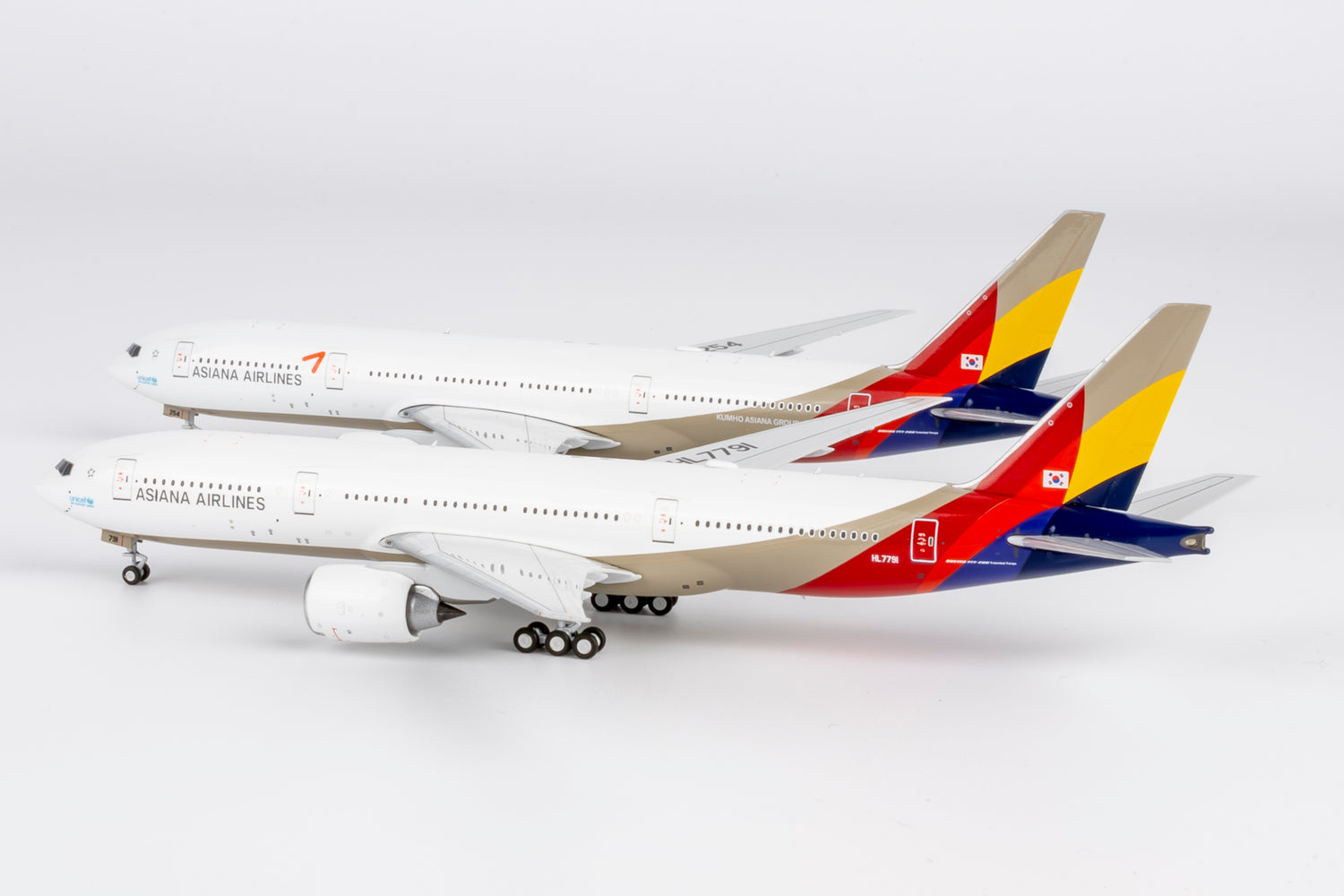 NG Models Asiana Airlines Boeing 777-200ER HL8254 1/400 Scale