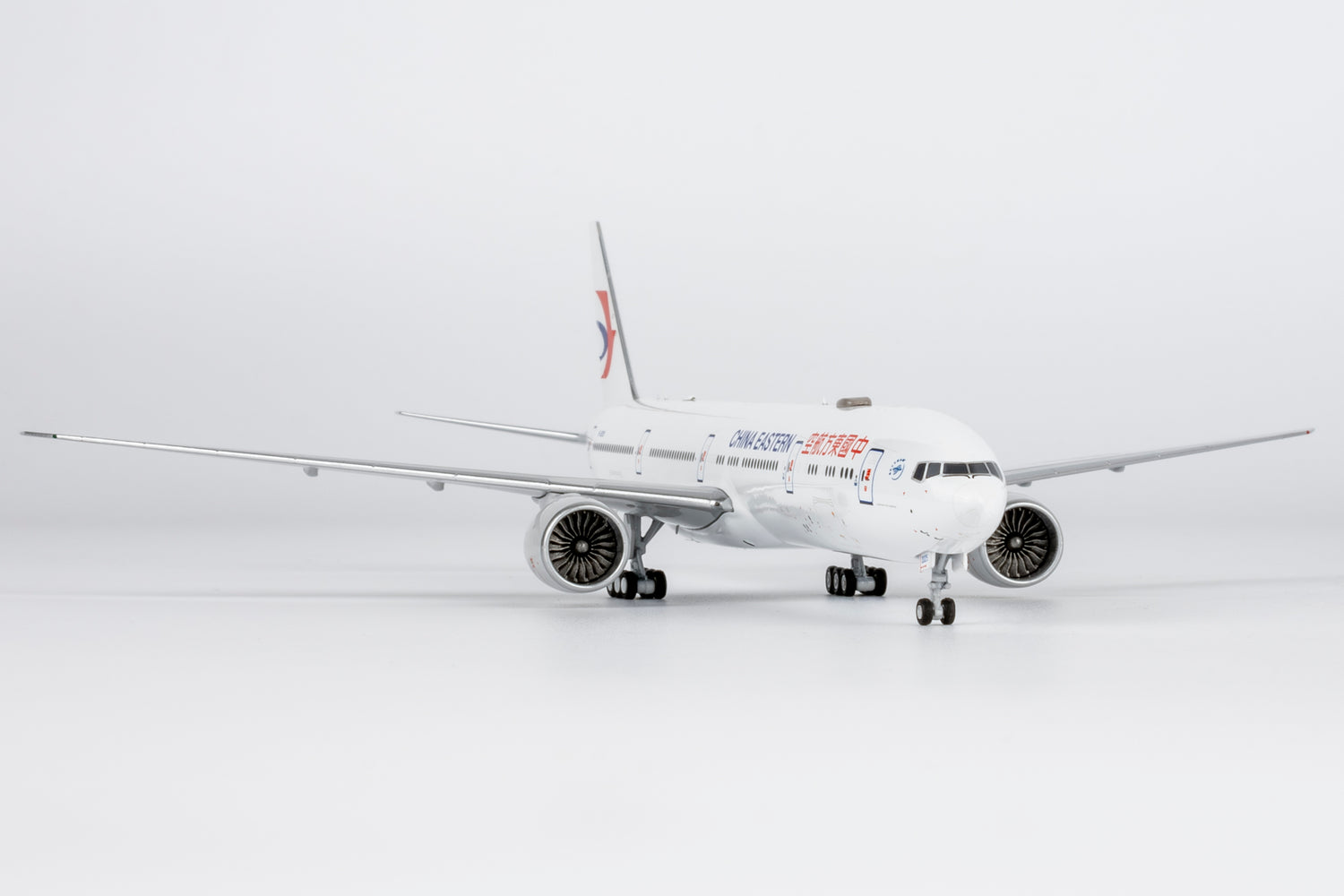 NG Models China Eastern Airlines Boeing 777-300ER B-2025 1/400 Scale