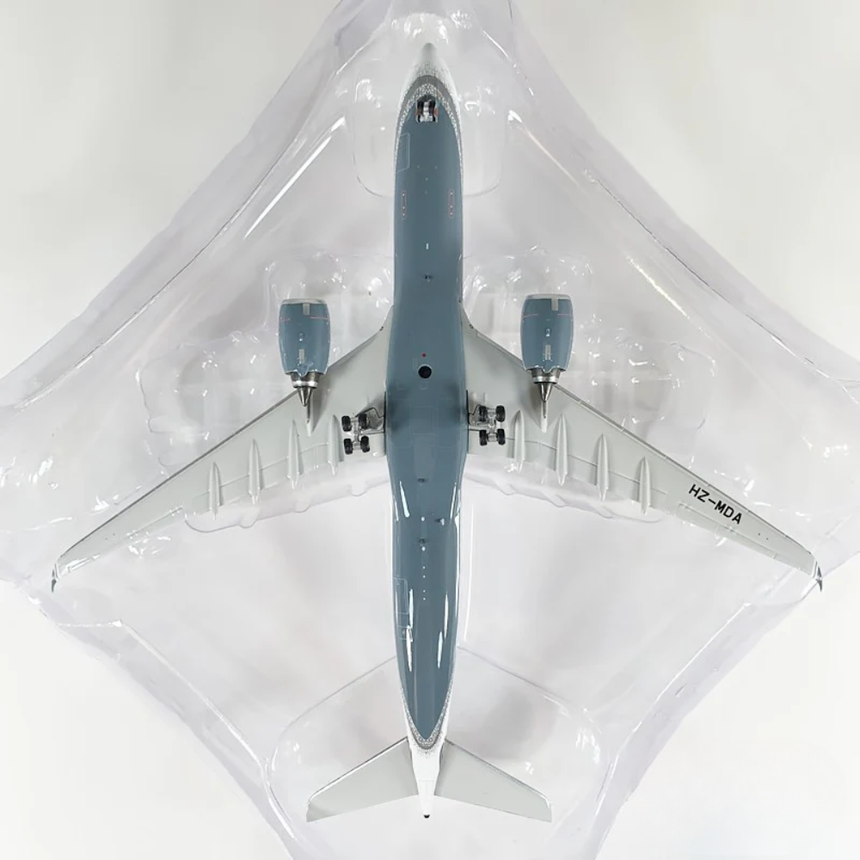 Phoenix Desert Wings Aviation Airbus A330-900neo HZ-MDA 1/400 Aircraft Scale Model