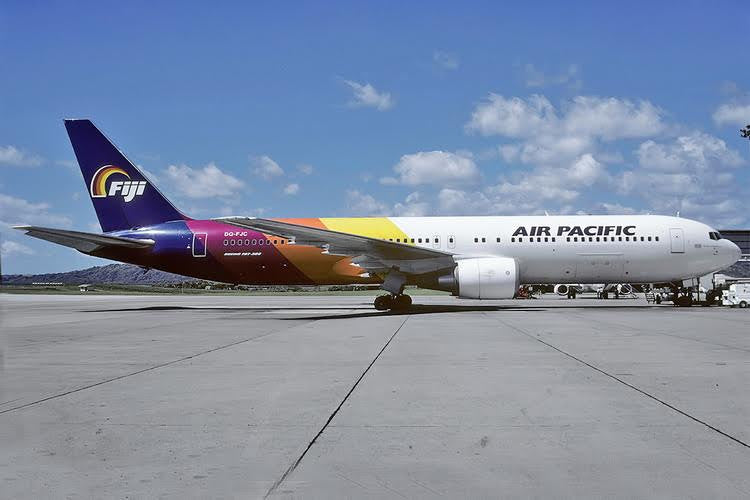 Phoenix Air Pacific Boeing B767-3X2ER DQ-FJC 1/400 Aircraft Scale Model
