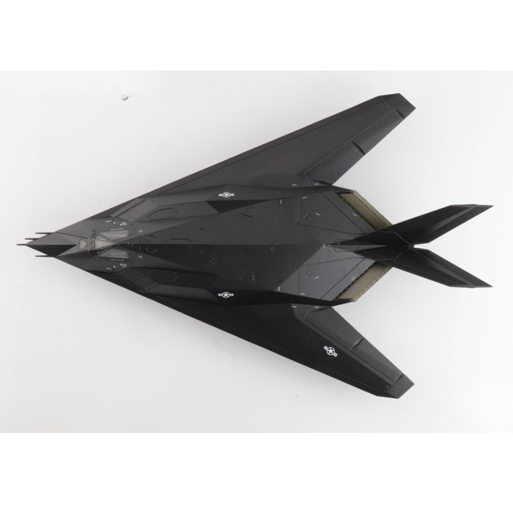 Hobby Master F-117A Nighthawk 84-0809, USAF, 2022 (with Extra 2 x B57 & B61 Bombs) 1/72 Aircraft Scale Model