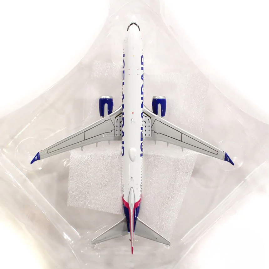 Phoenix Icelandair Boeing 737-900Max Purple Tail TF-ICD 1/400 Aircraft Scale Model