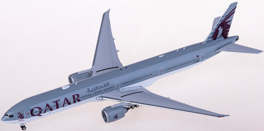 Phoenix Qatar Airways Boeing 777-300ER A7-BEE 1/400
