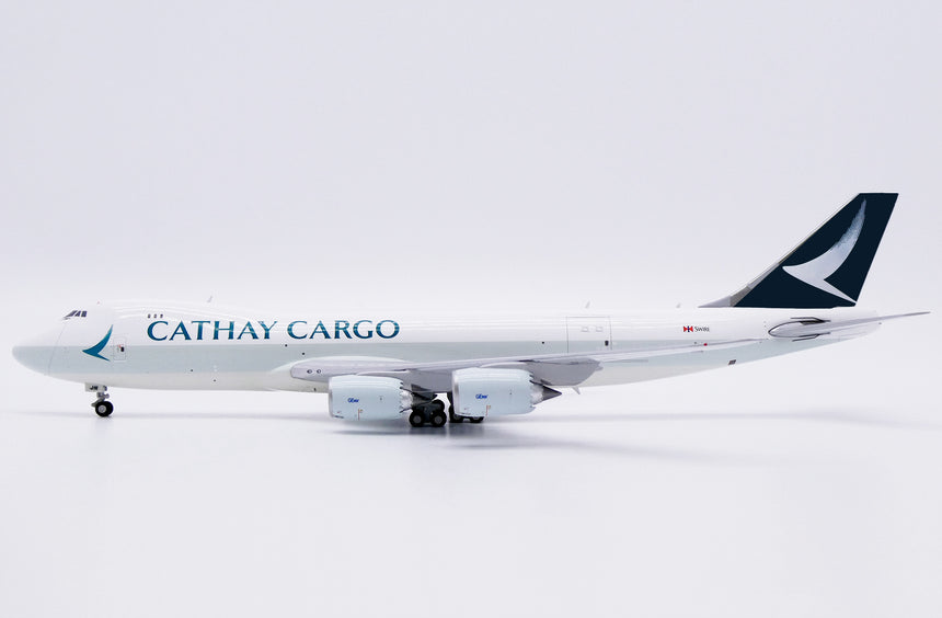 JC Wings Cathay Cargo Boeing 747-8F (B-LJN) 1/400 Aircraft Scale Model