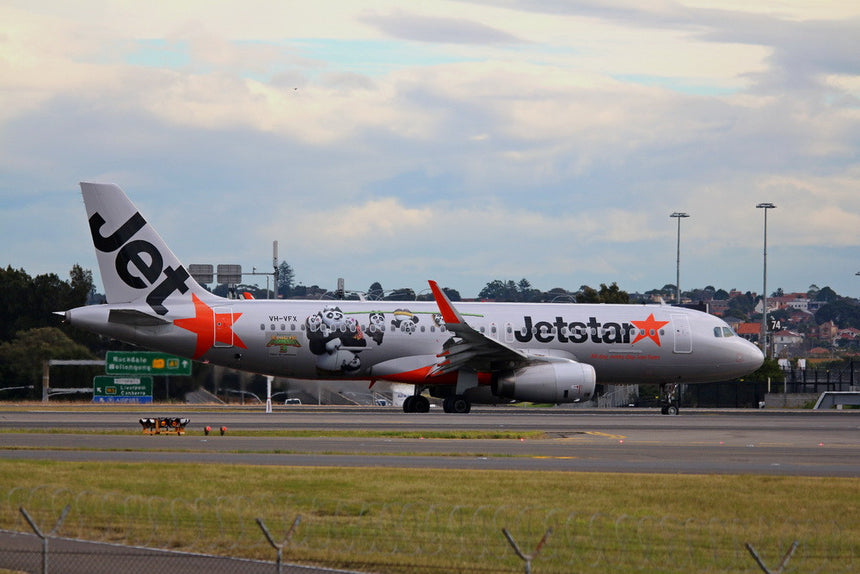 Phoenix JetStar Airbus A320 "Kung Fu Panda 3" VH-VFX 1/400 Scale