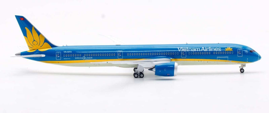 Aviation400 Vietnam Airlines Boeing 787-10 Dreamliner VN-A872 (with detachable gear) 1/400 Aircraft Scale Model