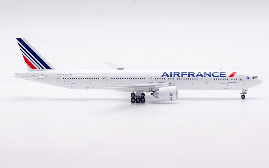 Aviation400 Air France Boeing 777-328ER F-GZNE (detachable gear) 1/400 Aircraft Scale Model