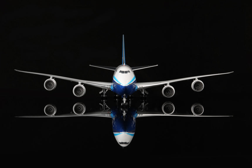 SQ Wings Boeing “House Dreamliner” / "Flaps Down" Boeing B747-8 1/200 Aircraft Scale Model