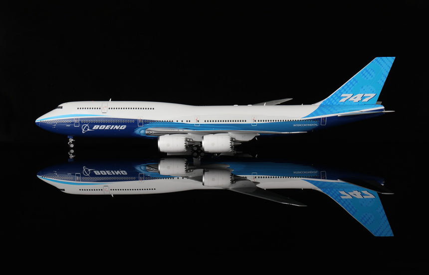 SQ Wings Boeing “House Dreamliner” / "Flaps Down" Boeing B747-8 1/200 Aircraft Scale Model