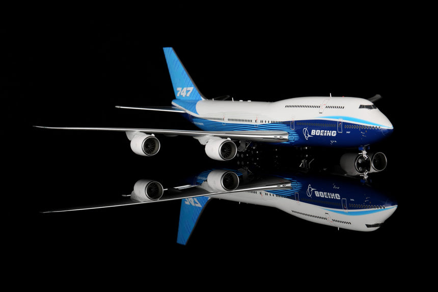 SQ Wings Boeing “House Dreamliner” / "Flaps Down" Boeing B747-8 1/200 Aircraft Scale Model